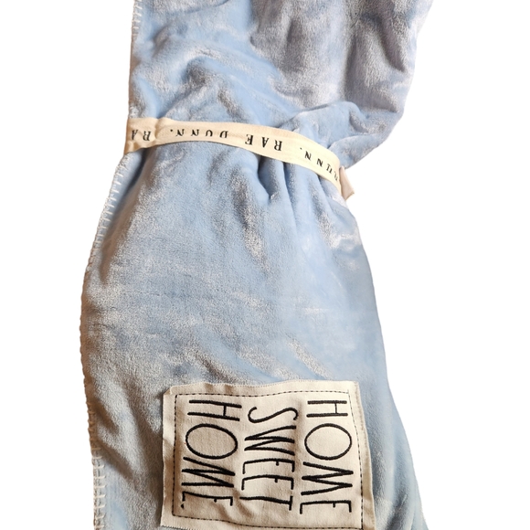 Other - NEW RAE DUNN THROW